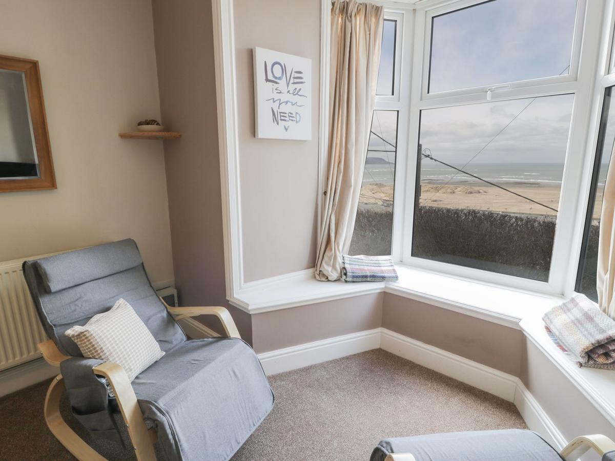 Seaview Apartment Barmouth Buitenkant foto