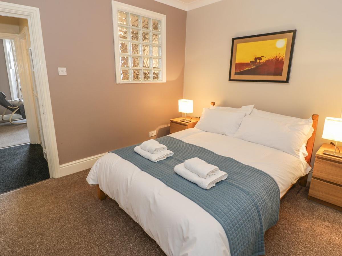 Seaview Apartment Barmouth Buitenkant foto