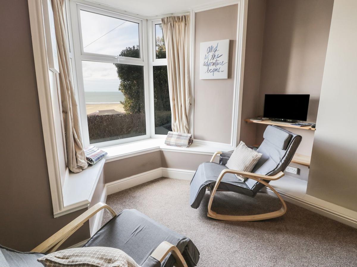 Seaview Apartment Barmouth Buitenkant foto