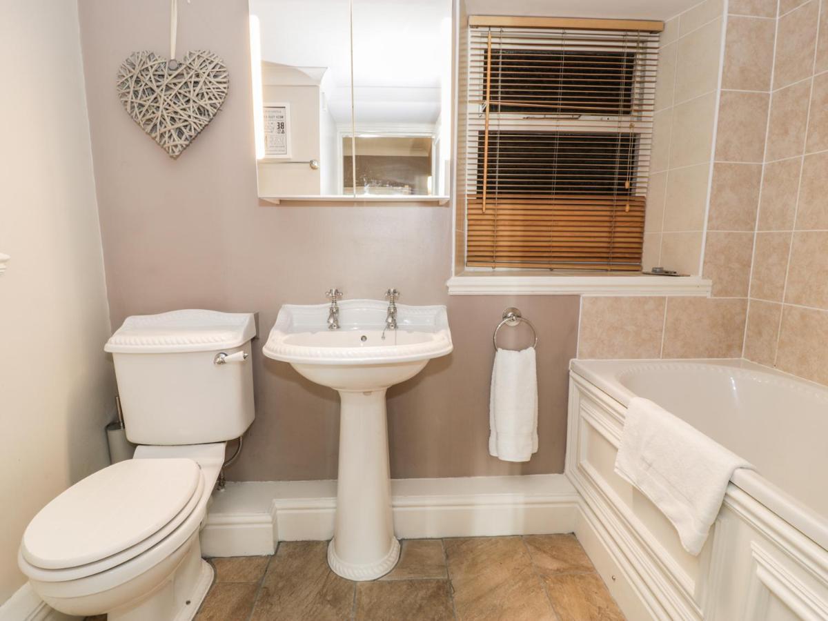 Seaview Apartment Barmouth Buitenkant foto