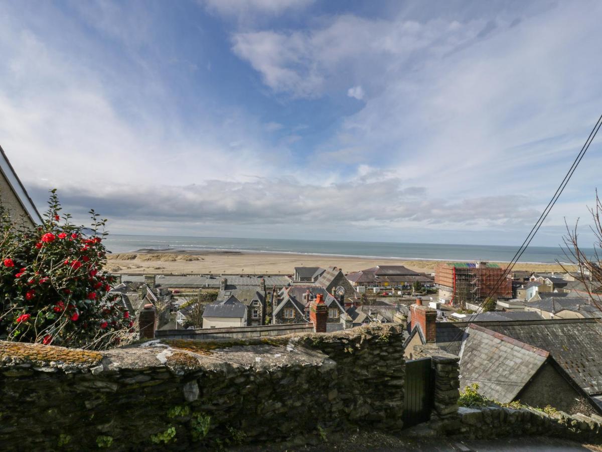 Seaview Apartment Barmouth Buitenkant foto